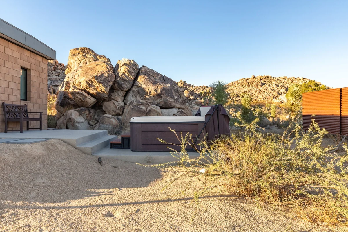 Cholla Trail - On The Rocks #105