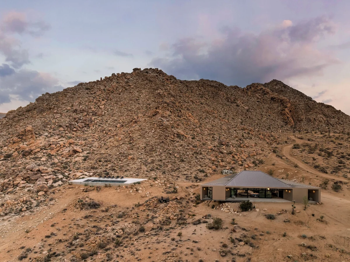 Desert Shadows 1 - Shadow House #72