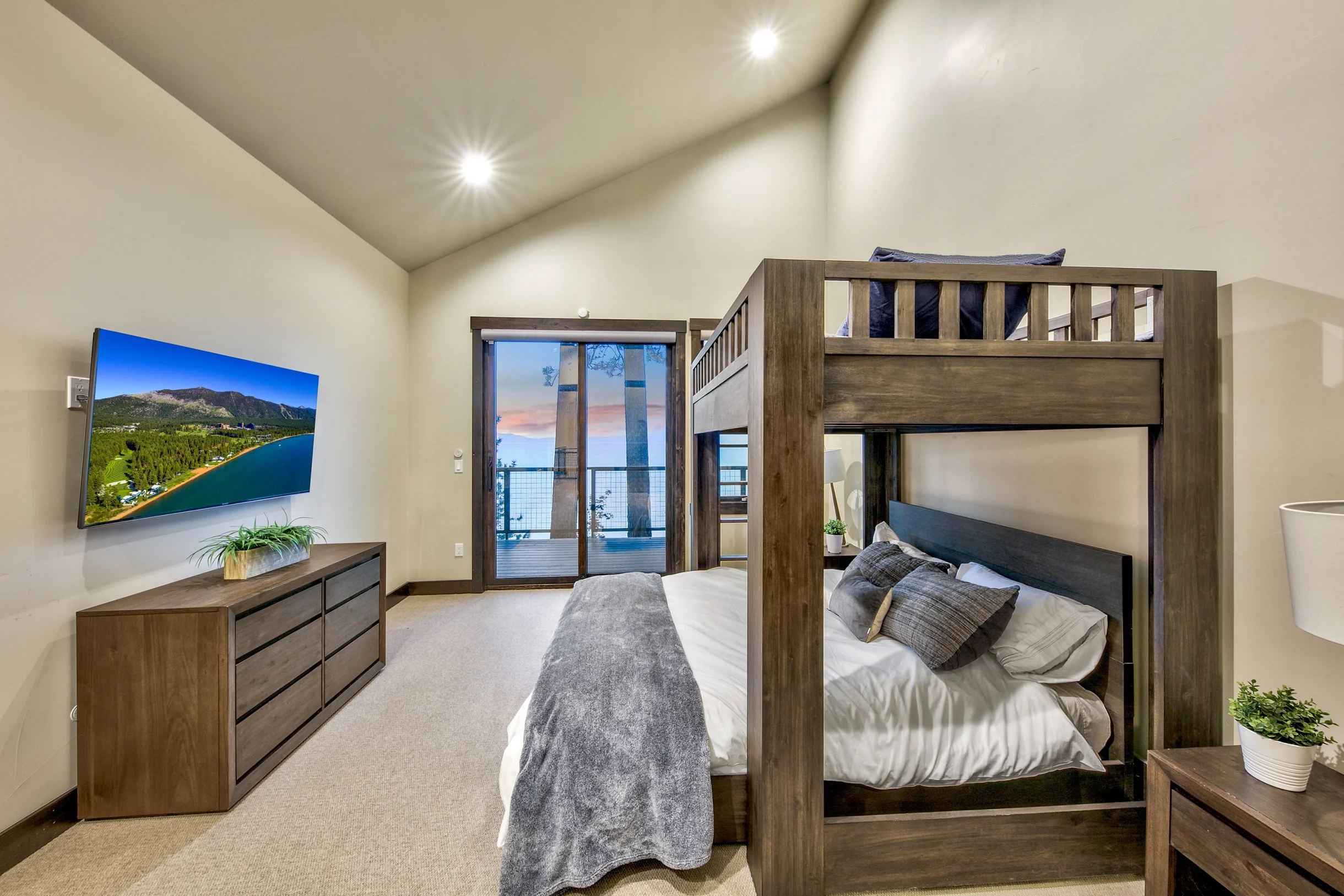 Lakefront South Lake Tahoe Luxury Villa LUXE03 #104