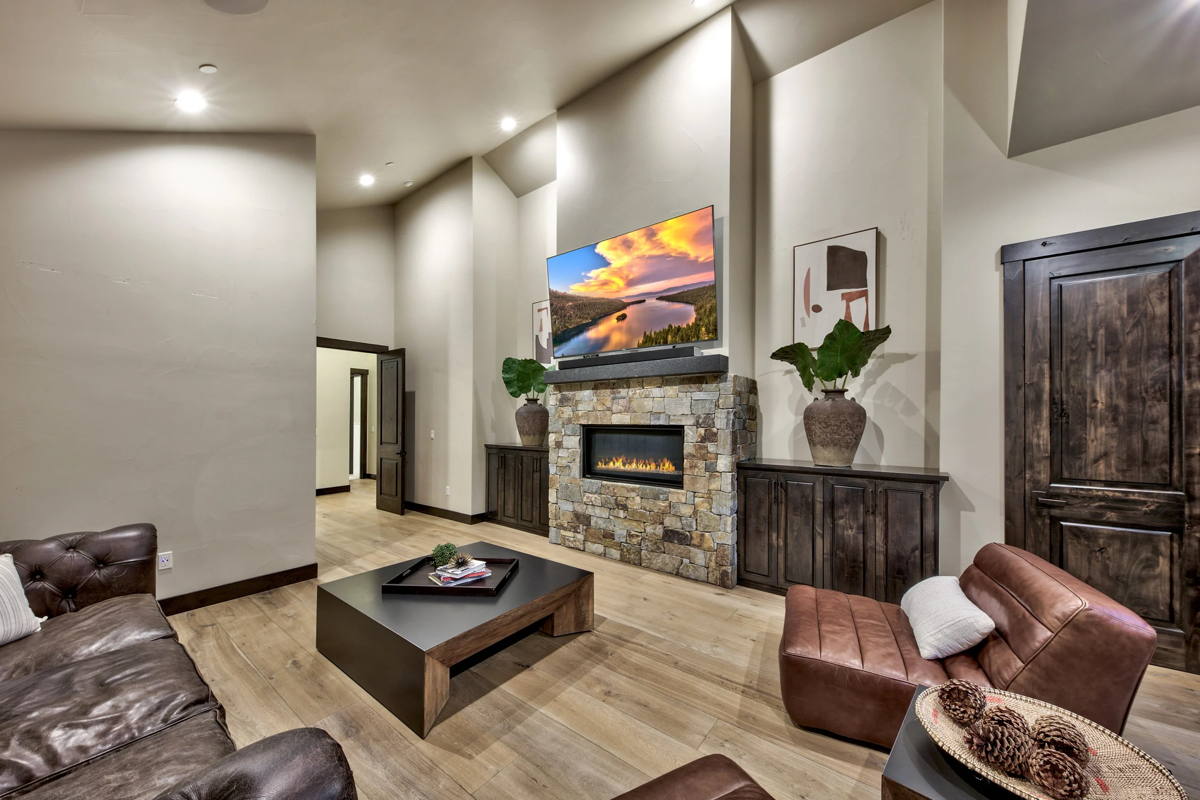 Lakefront South Lake Tahoe Luxury Villa LUXE03 #77