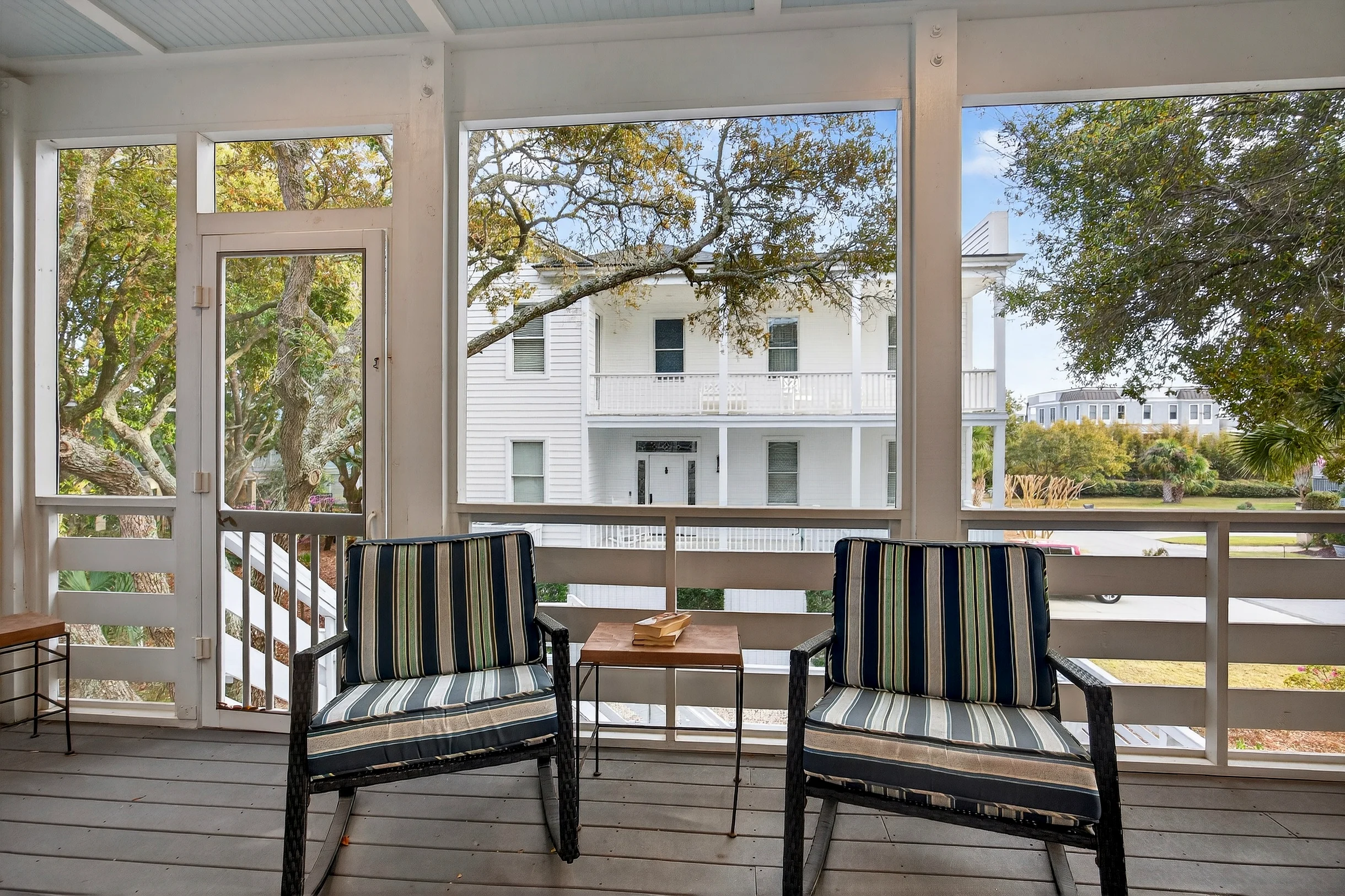 AV8-53: 8 53rd Avenue #55