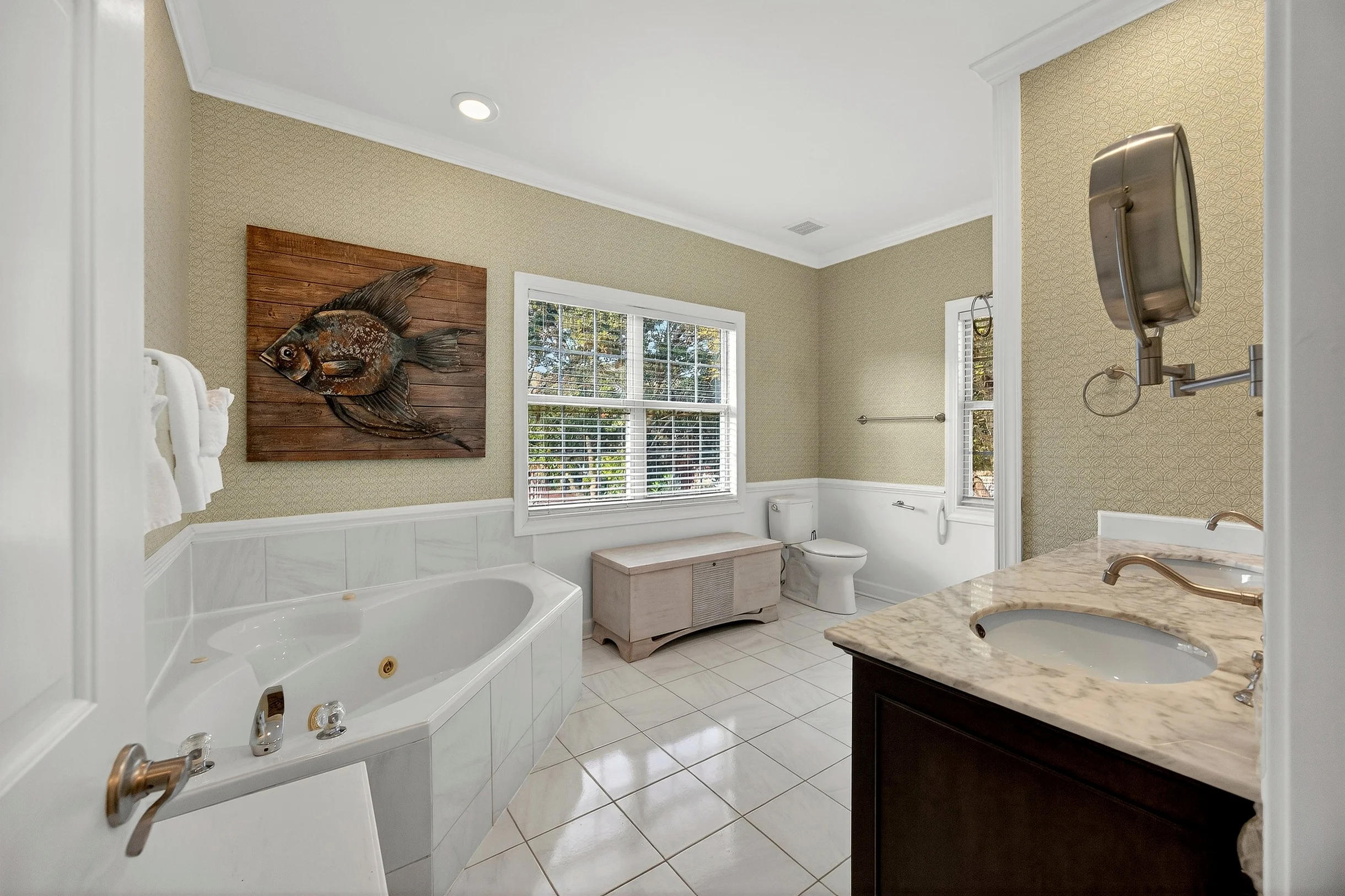 AV8-53: 8 53rd Avenue #97