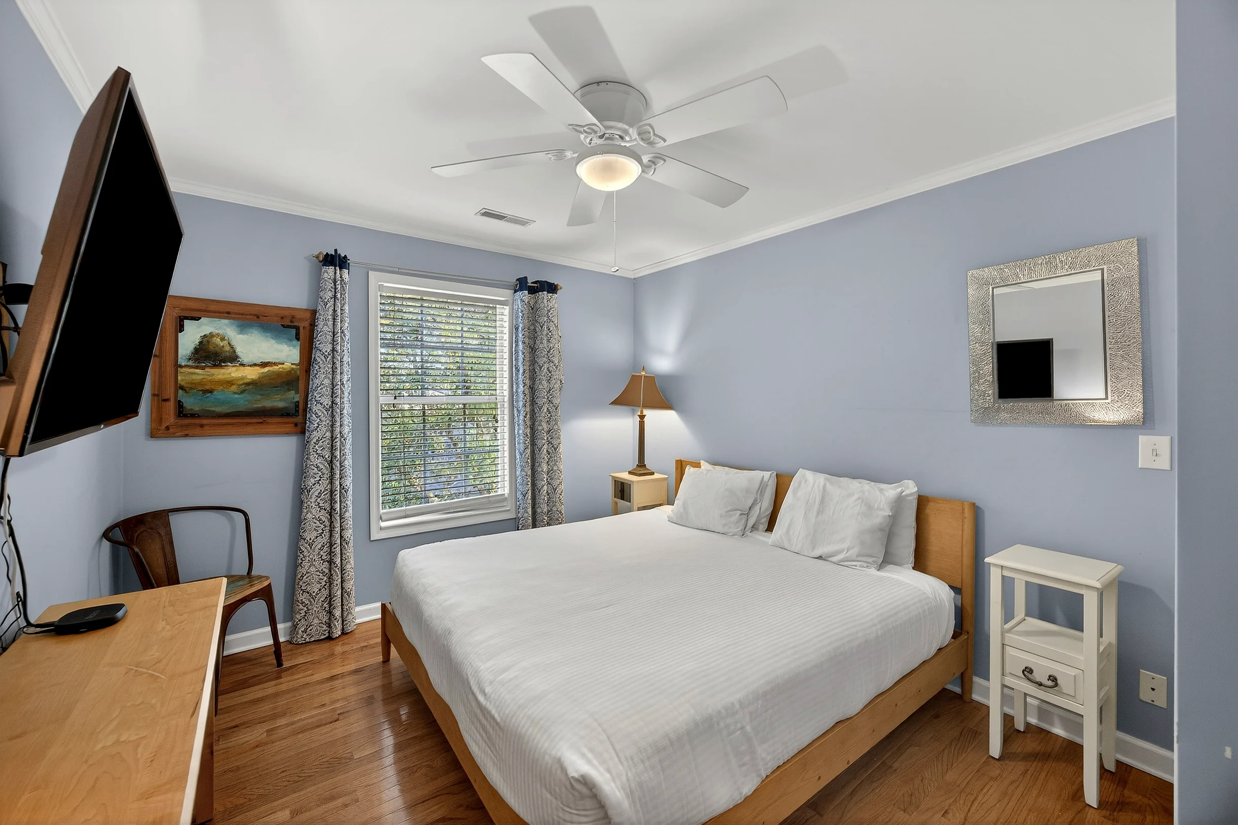 AV8-53: 8 53rd Avenue #93