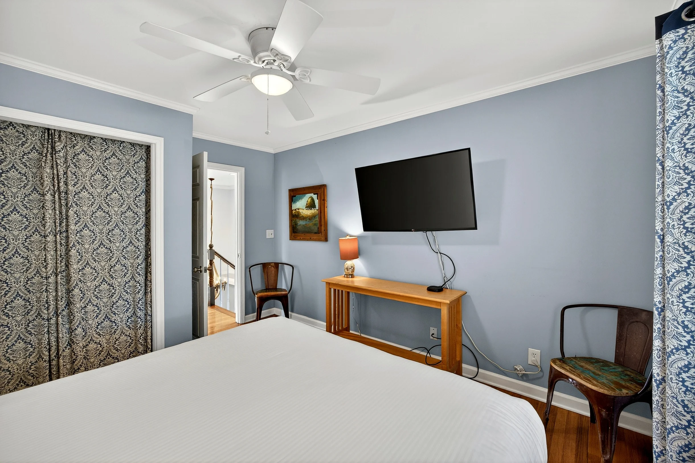 AV8-53: 8 53rd Avenue #99