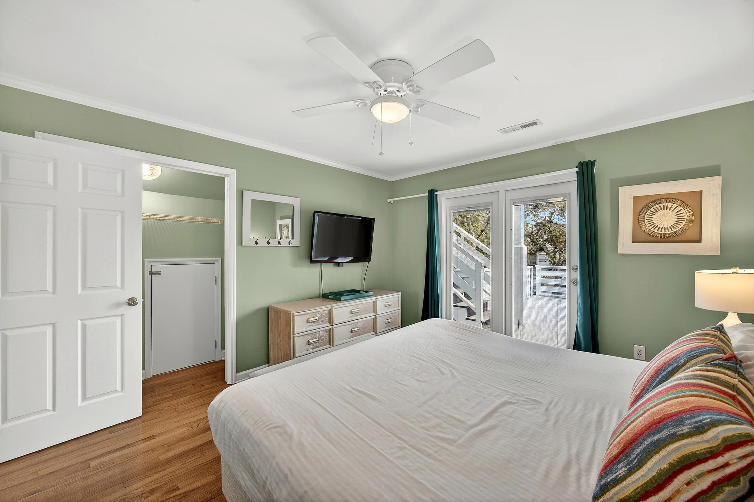 AV8-53: 8 53rd Avenue #49