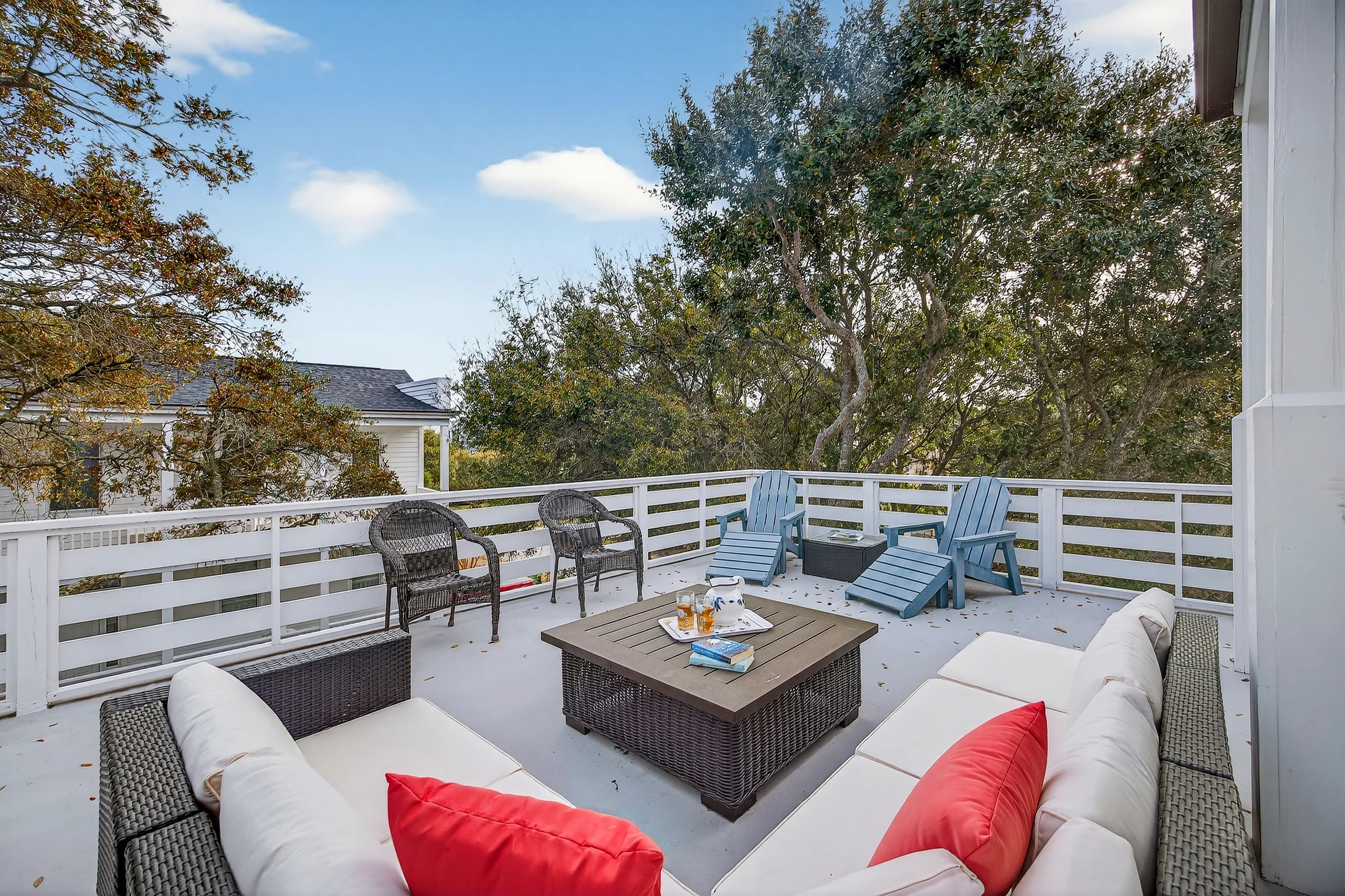 AV8-53: 8 53rd Avenue #81