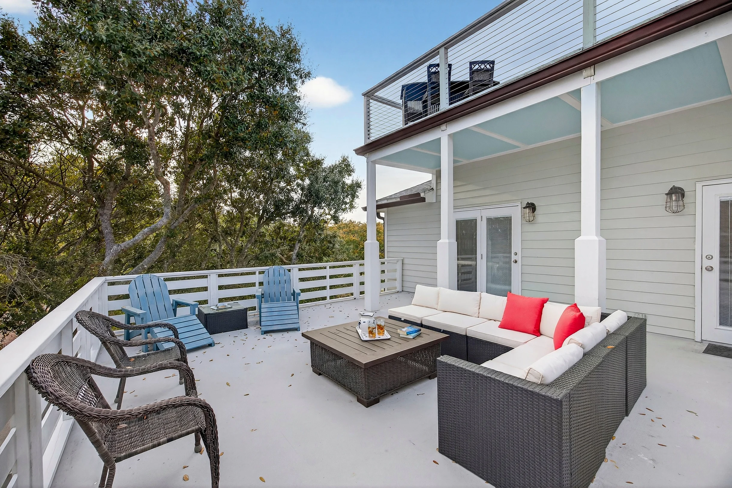 AV8-53: 8 53rd Avenue #85
