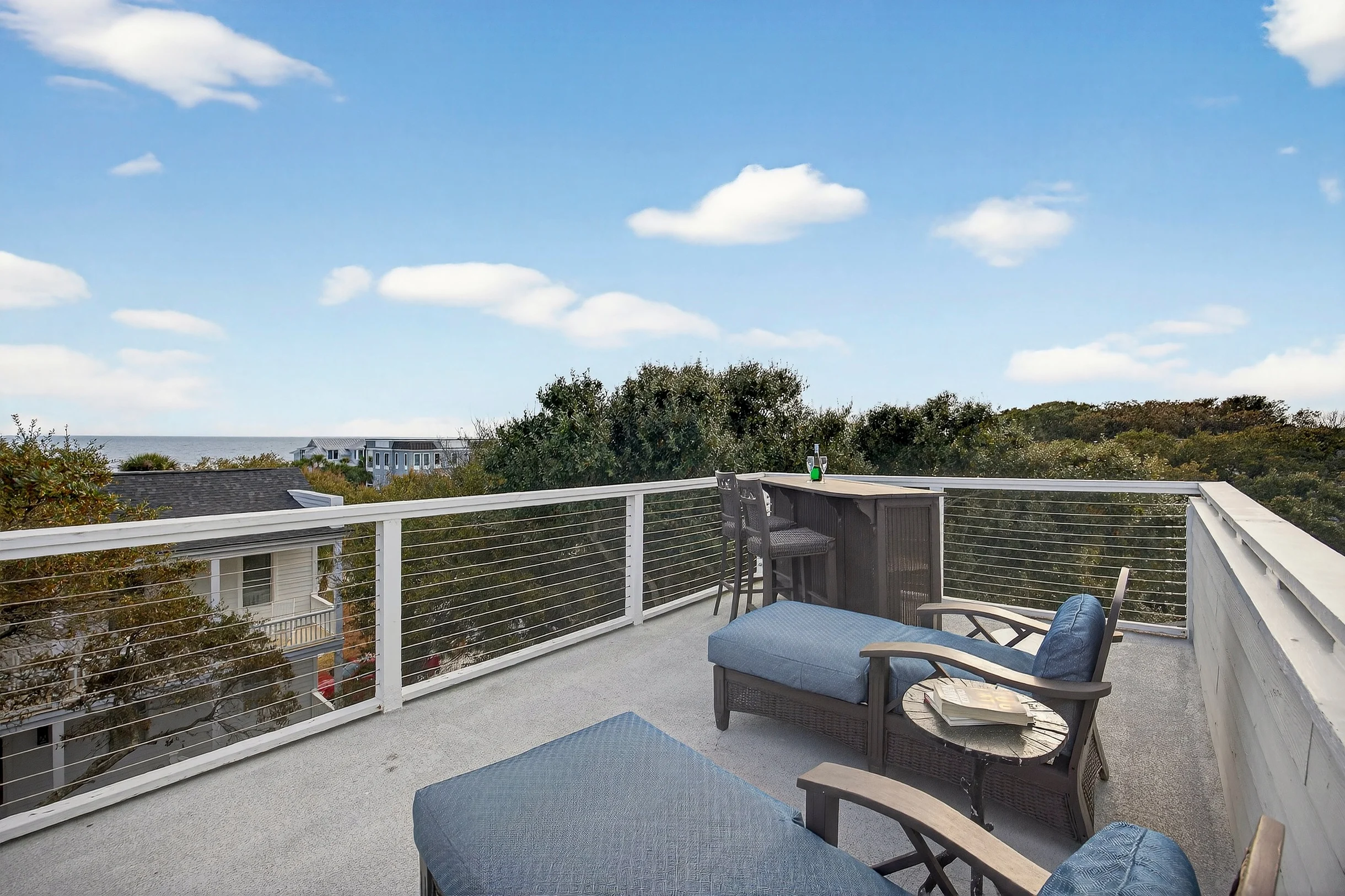 AV8-53: 8 53rd Avenue #82