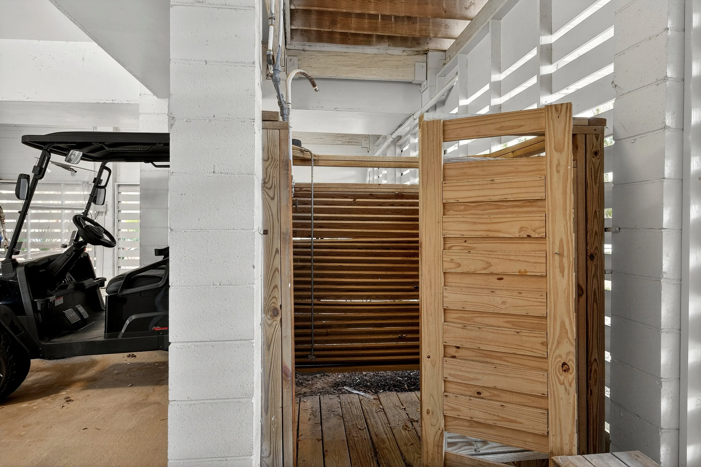 AV8-53: 8 53rd Avenue #71