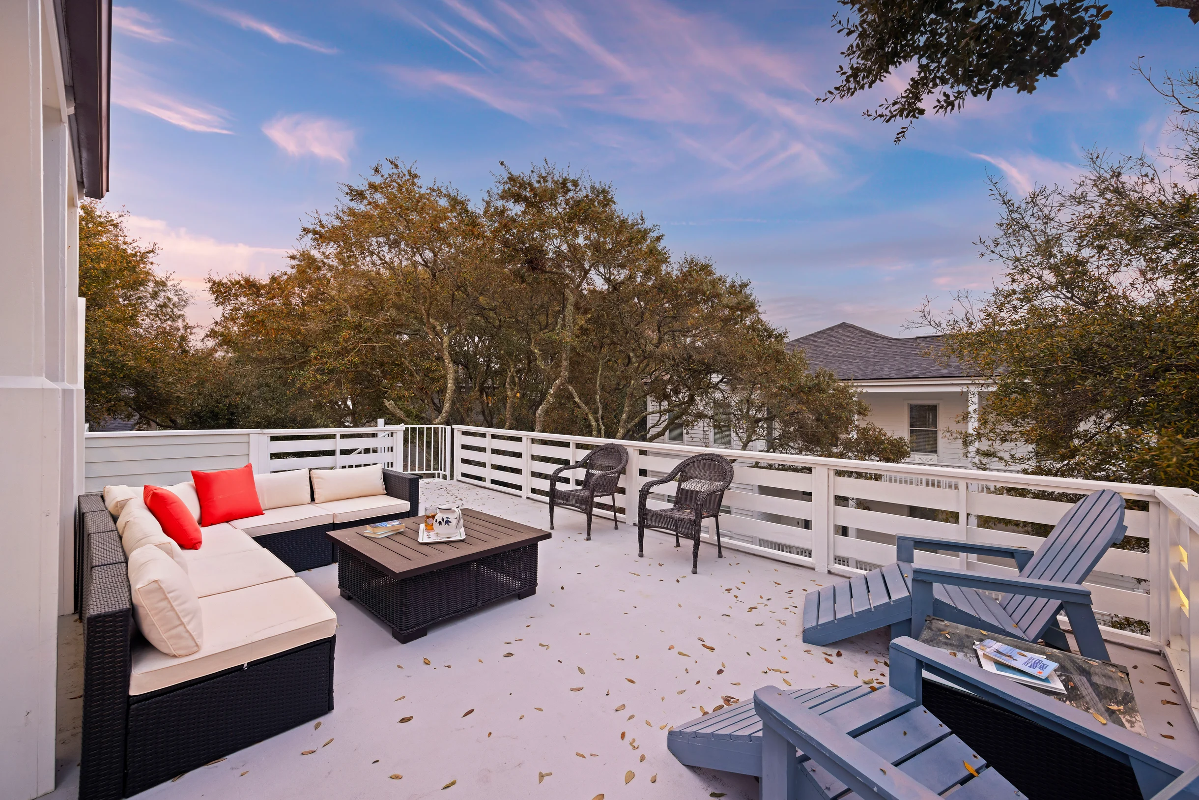AV8-53: 8 53rd Avenue #87