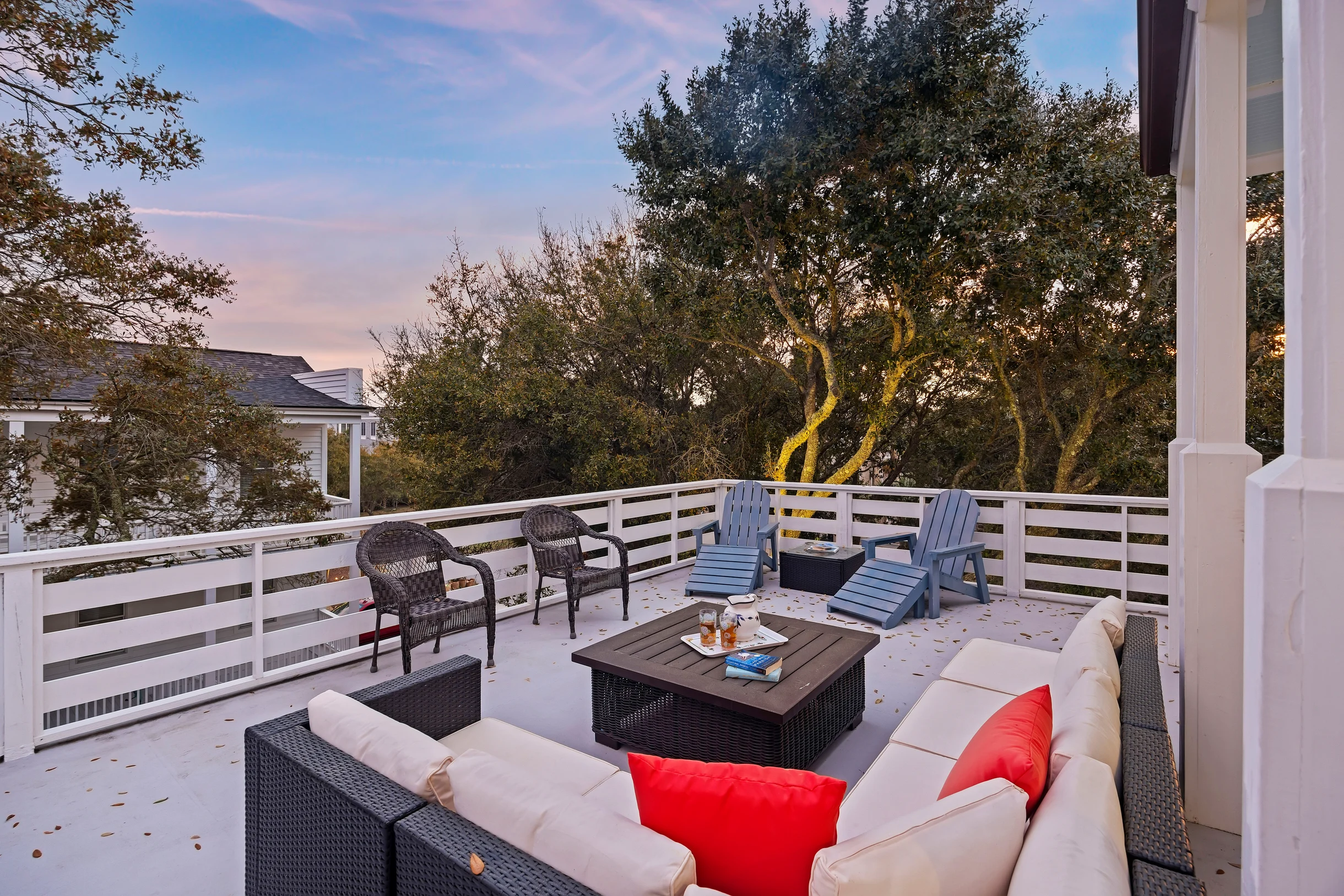 AV8-53: 8 53rd Avenue #91