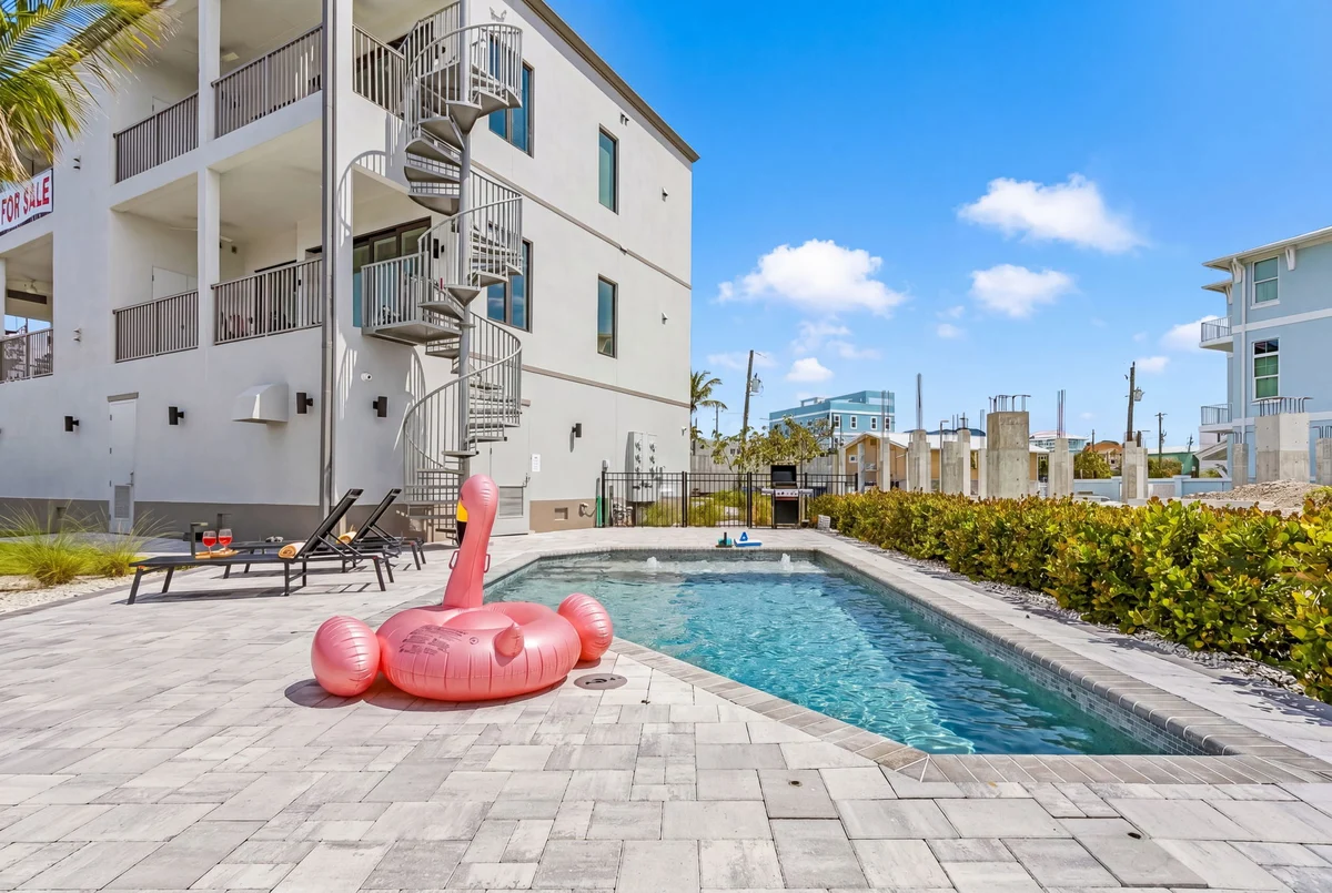 Condo in Fort Myers Beach property photo 4