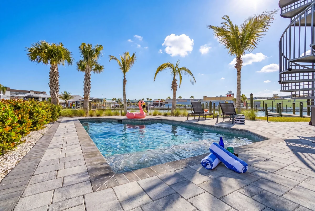 Condo in Fort Myers Beach property photo 4