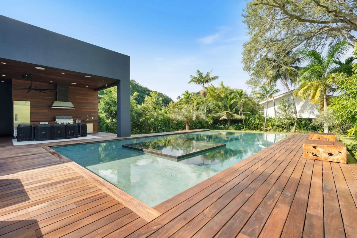 Home in Miami property photo 2