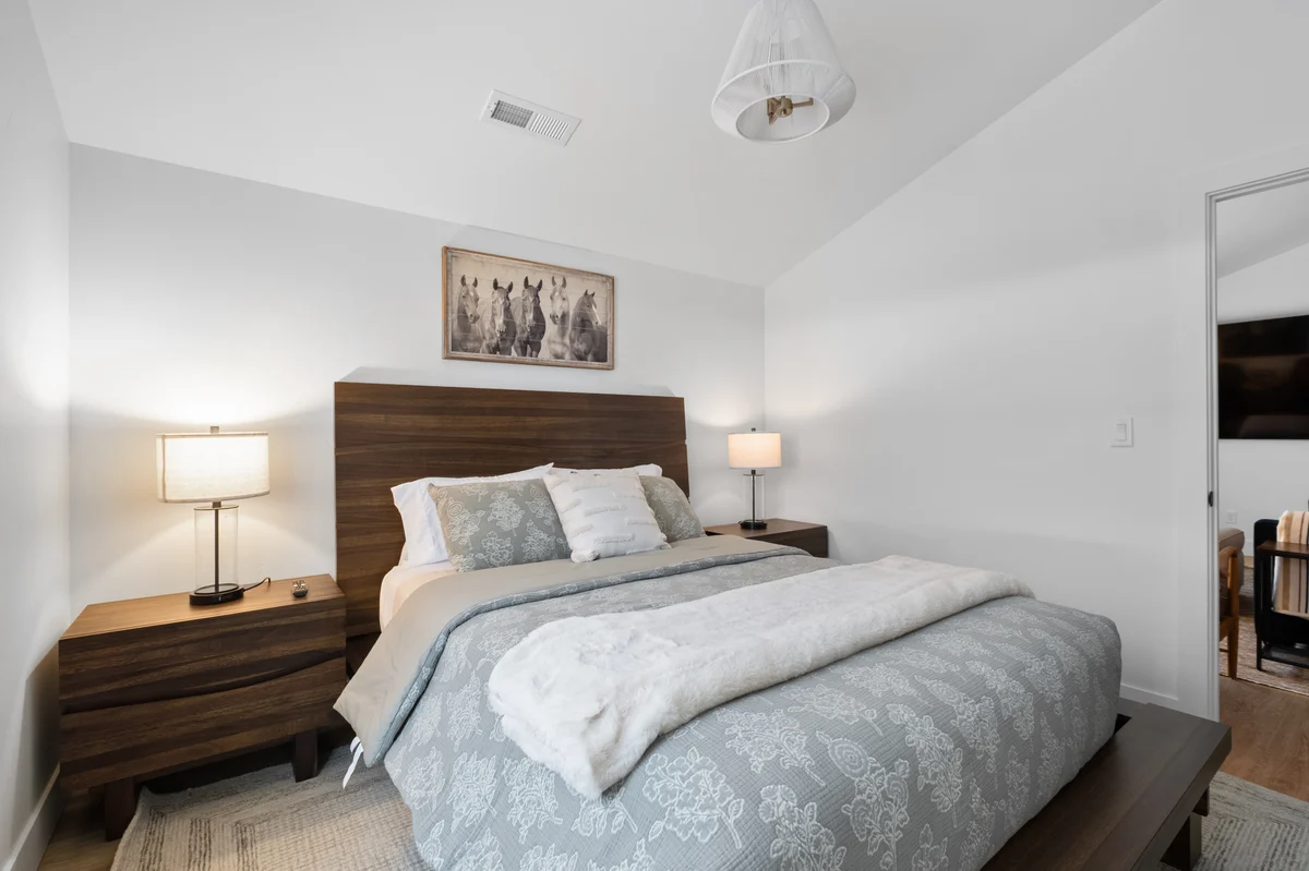 BEDROOM image 1