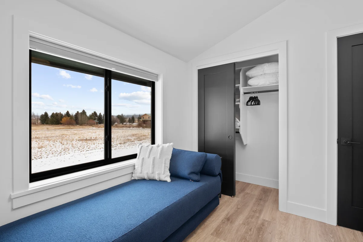 BEDROOM image 1