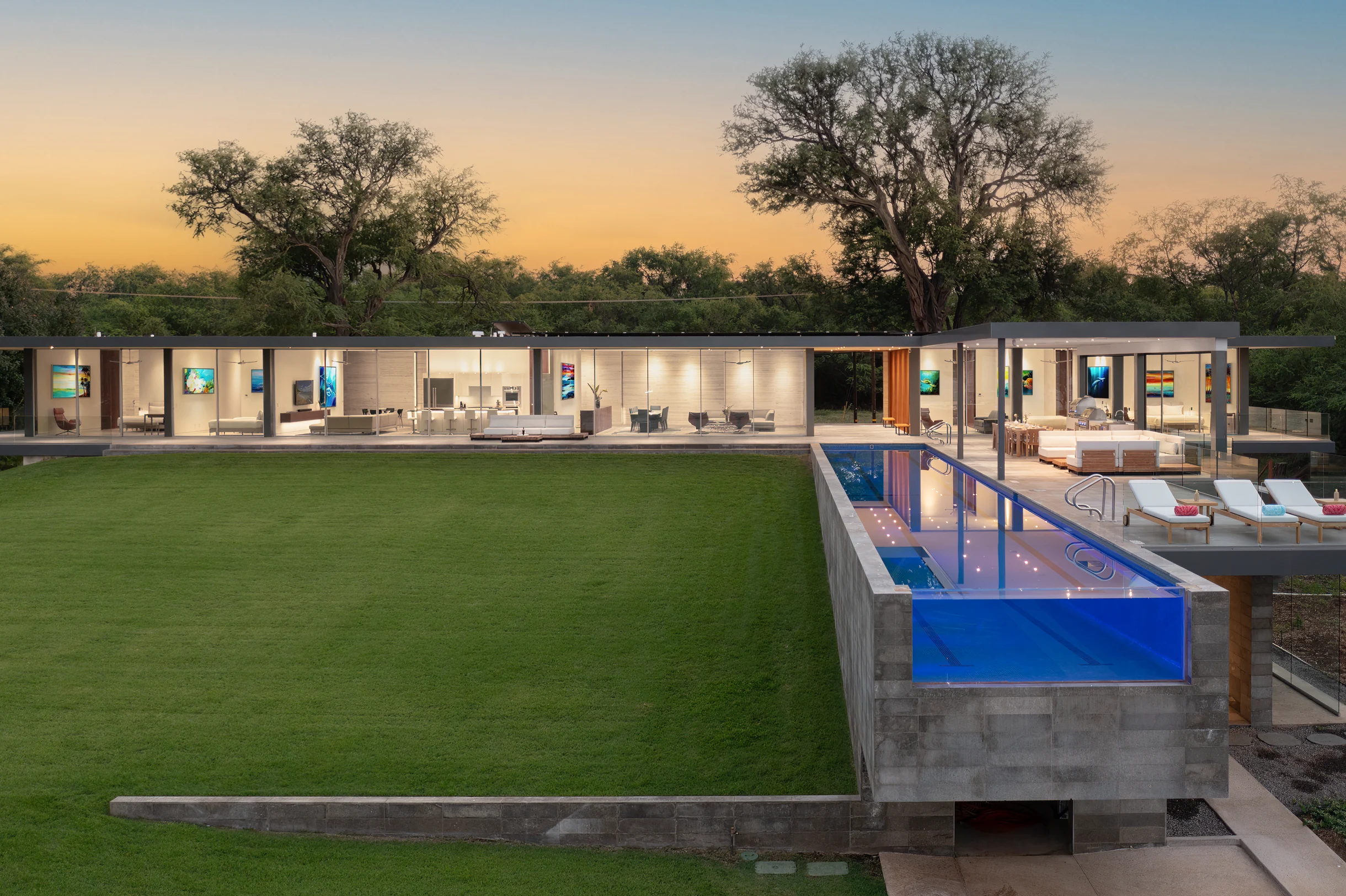 Puako’s Ocean Edge Modern Estate #124