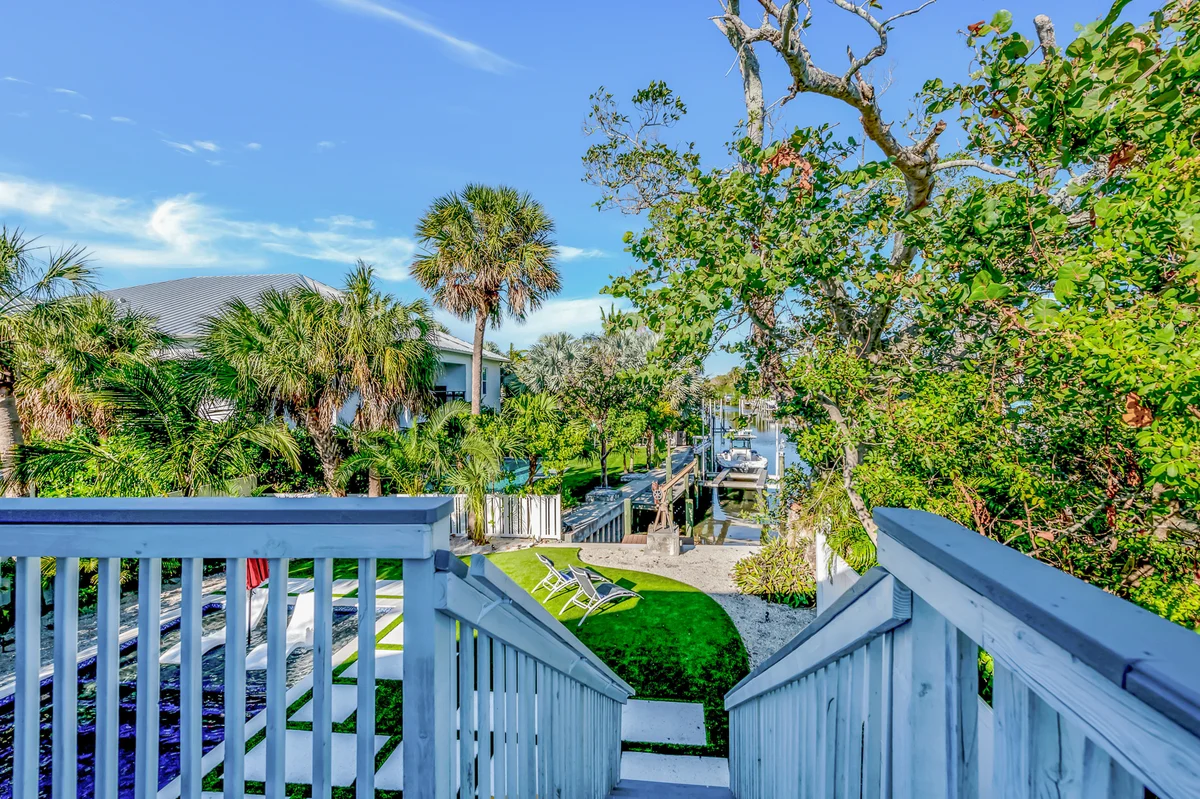 Surf Side #105