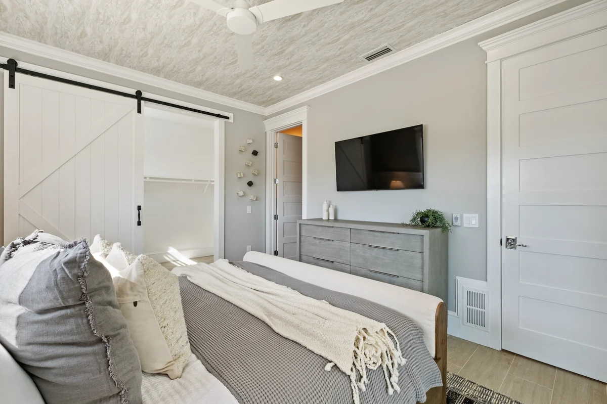 Bay View Beauty #100