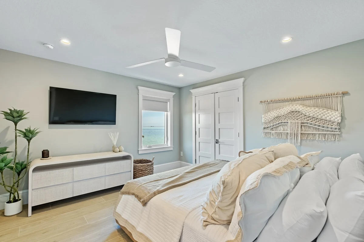 Bay View Beauty #105