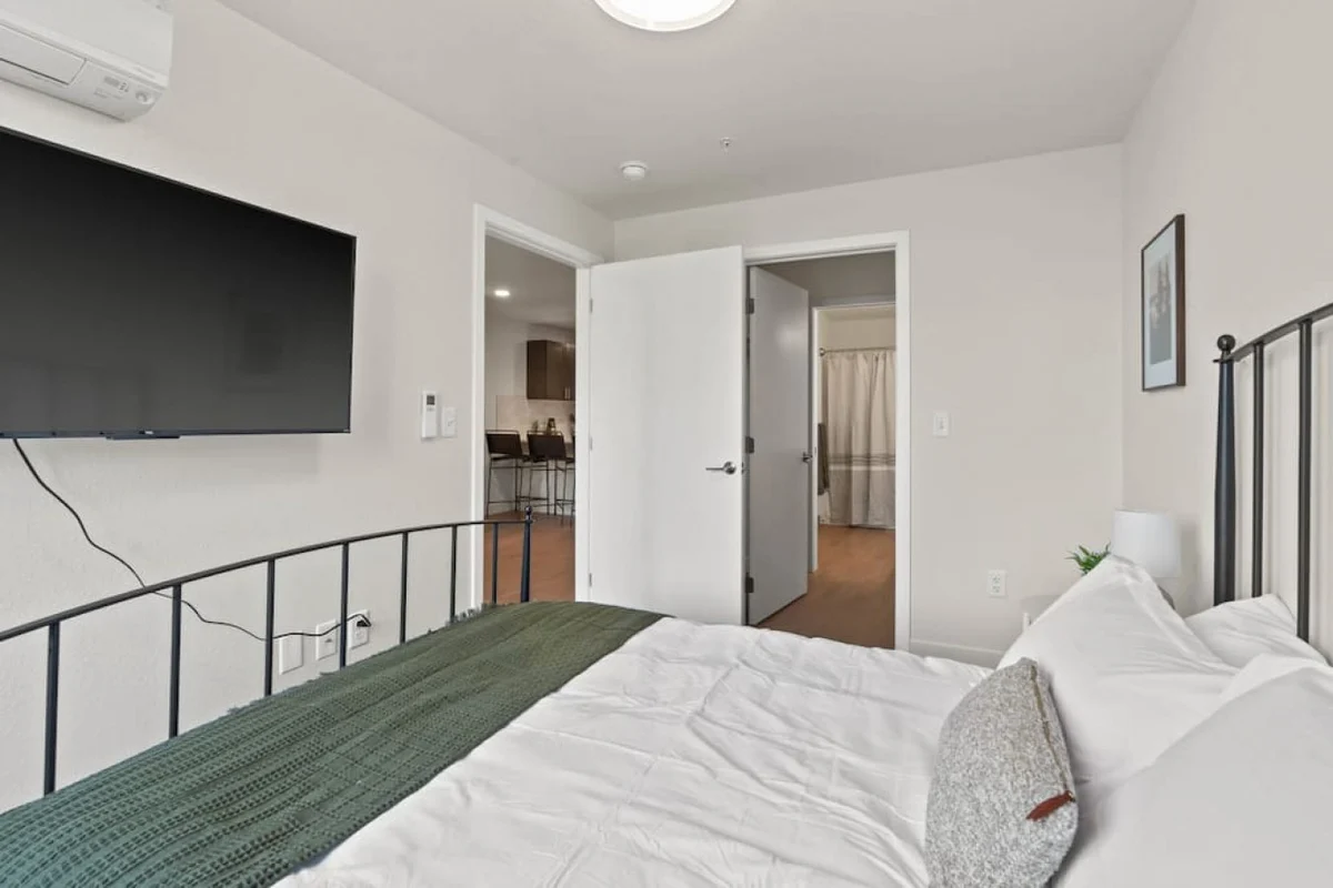 Bedroom 1 image 1
