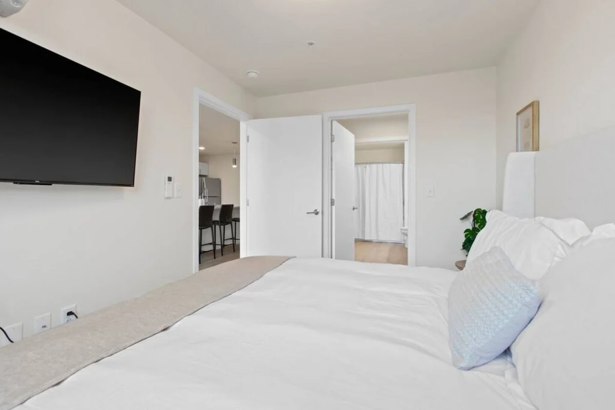 Bedroom 1 image 1