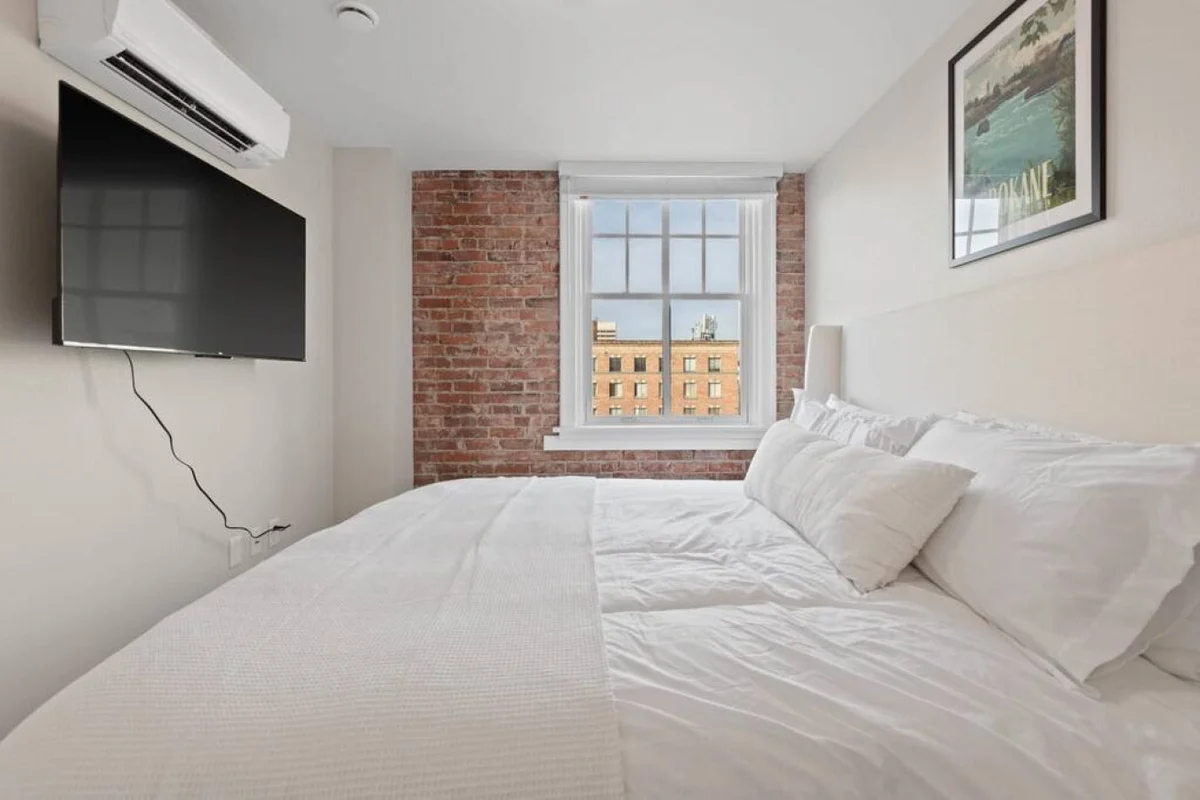 Bedroom 1 image 1