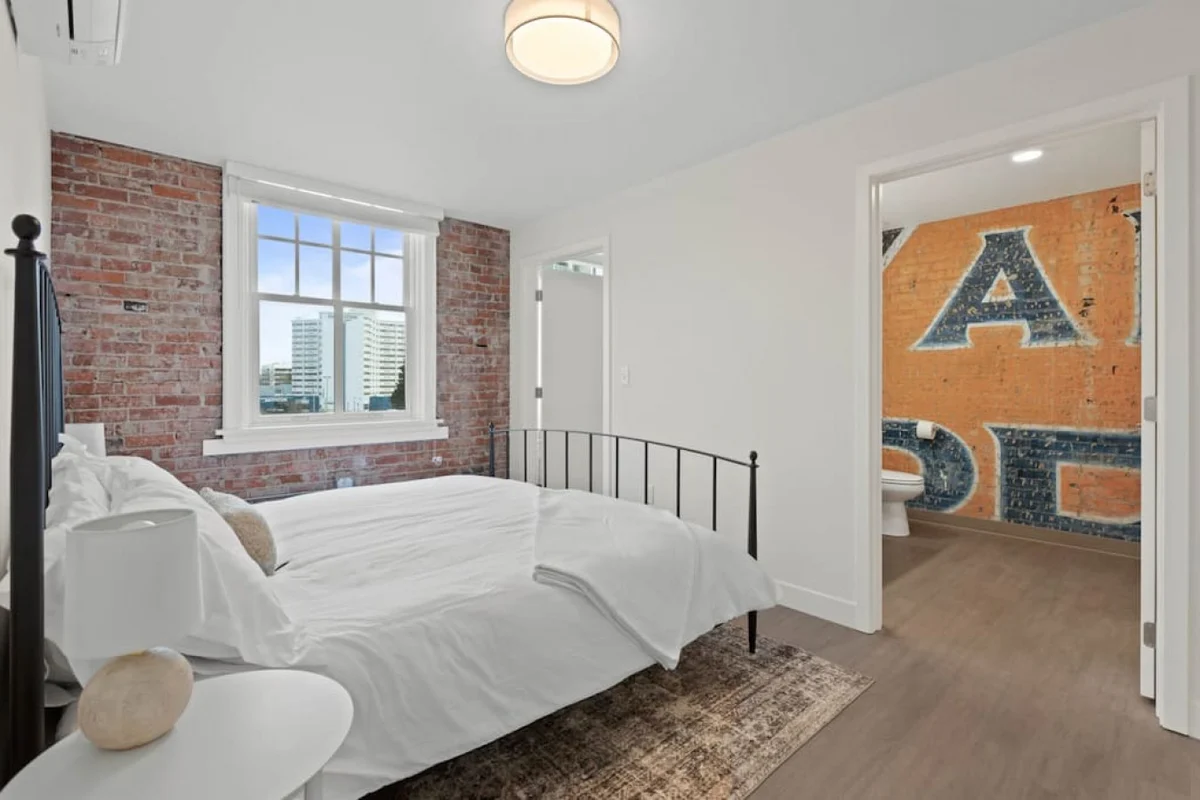 Bedroom 2 image 1