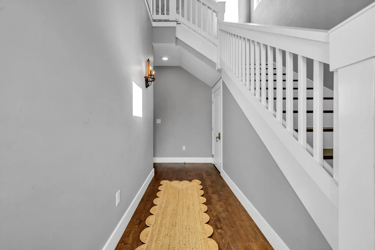Walk to Beach in 15! Pet Friendly, Pool, Dock #17