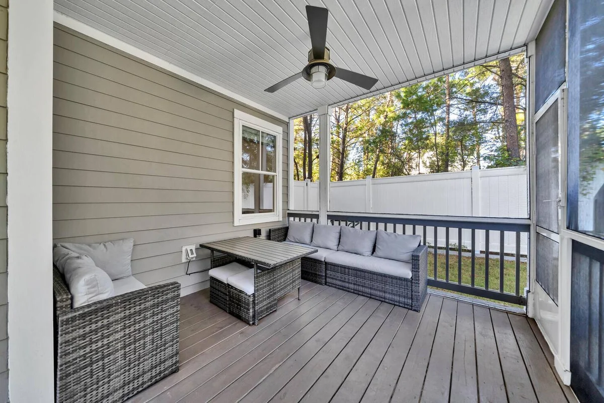 Walk to Beach in 15! Pet Friendly, Pool, Dock #20