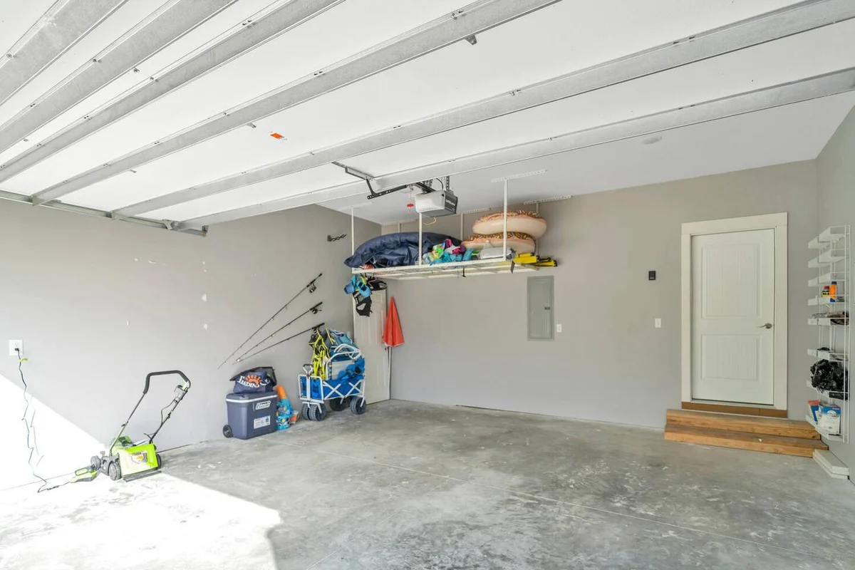 Walk to Beach in 15! Pet Friendly, Pool, Dock #27
