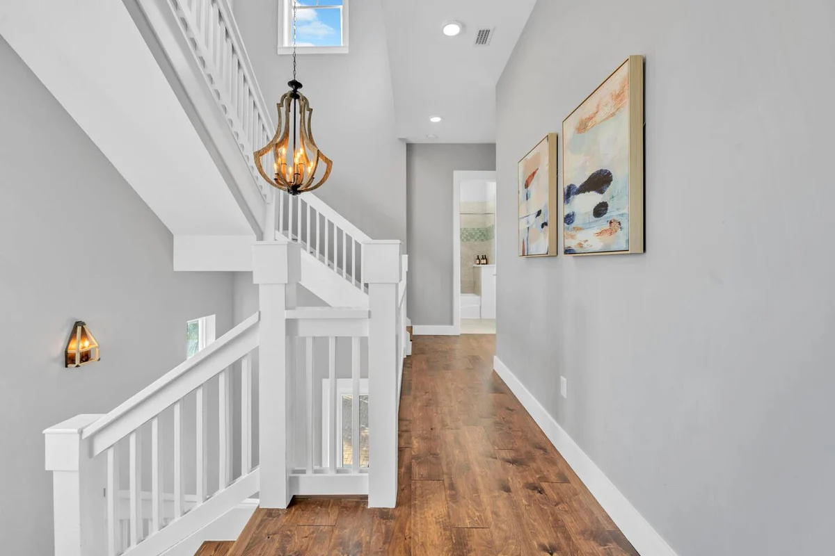 Walk to Beach in 15! Pet Friendly, Pool, Dock #41