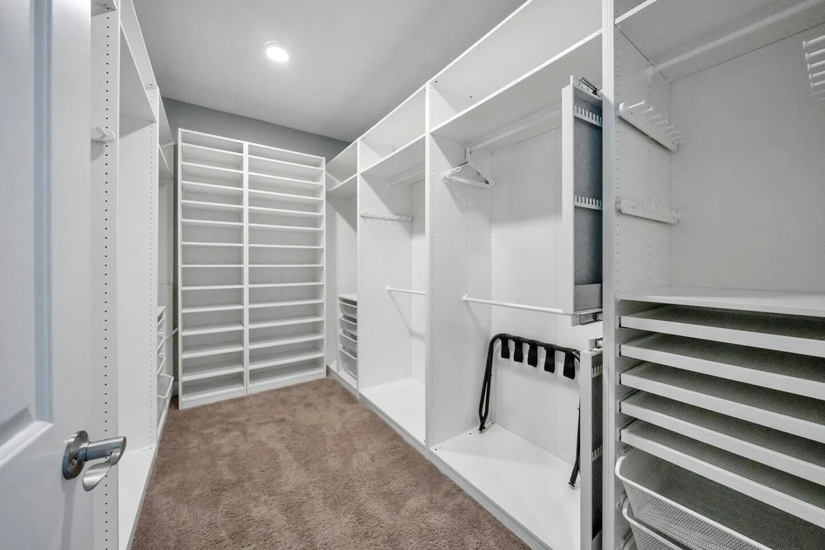 Walk to Beach in 15! Pet Friendly, Pool, Dock #47