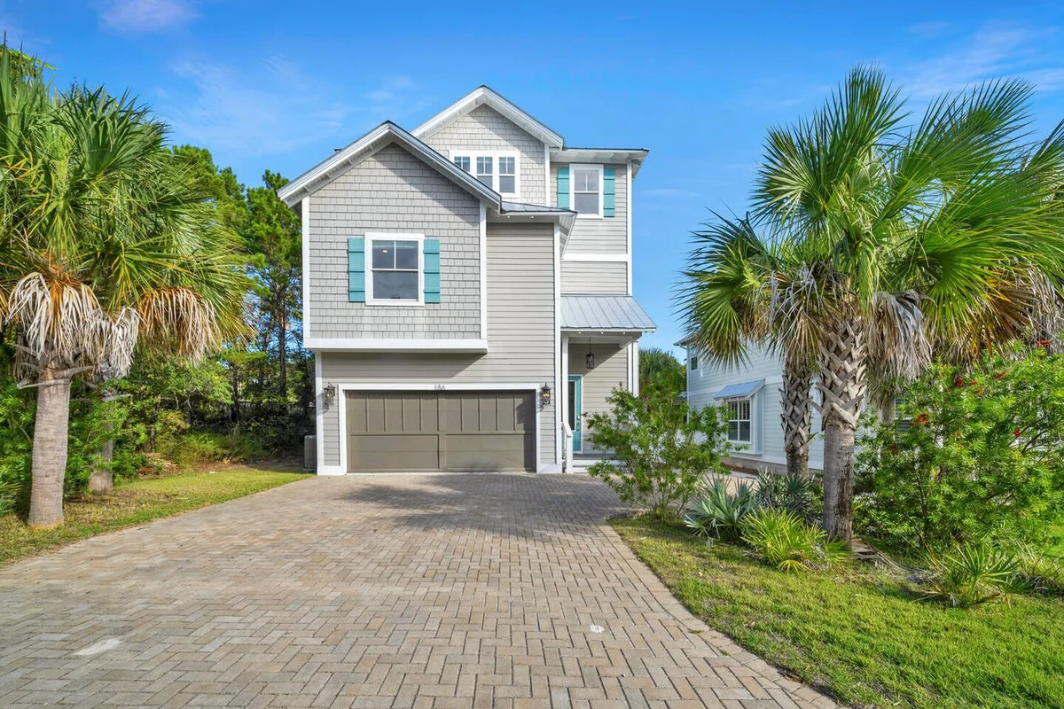 Walk to Beach in 15! Pet Friendly, Pool, Dock #88