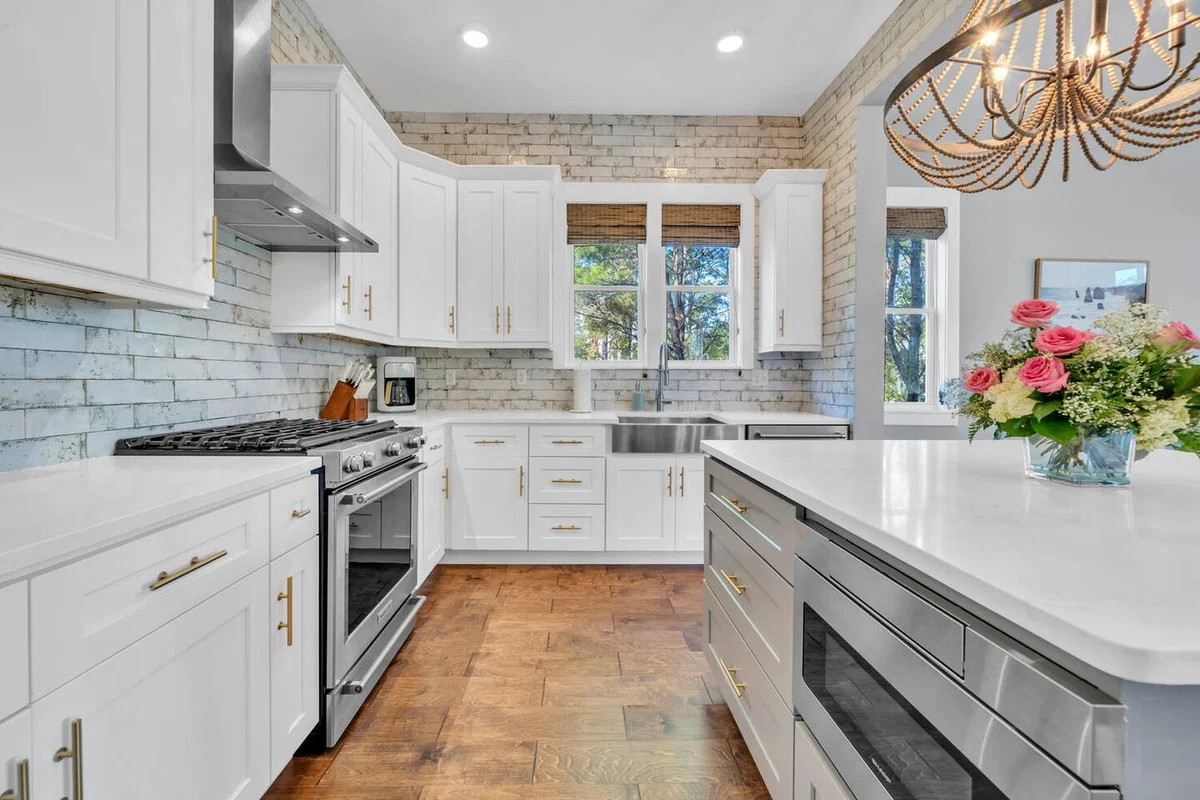 Walk to Beach in 15! Pet Friendly, Pool, Dock #119