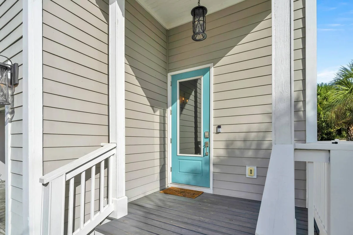 Walk to Beach in 15! Pet Friendly, Pool, Dock #89