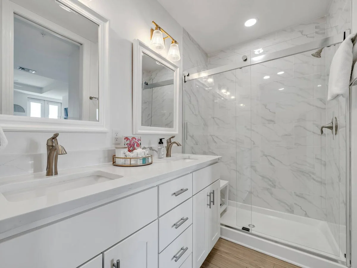 Walk to Deeded Beach! Beach Gear! Hot Tub! Pools! #43