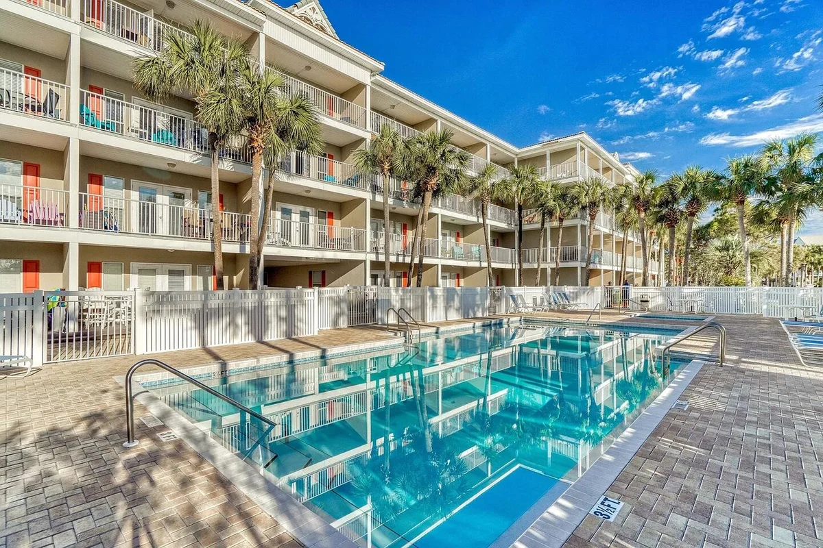 Walk to Deeded Beach! Beach Gear! Hot Tub! Pools! #85
