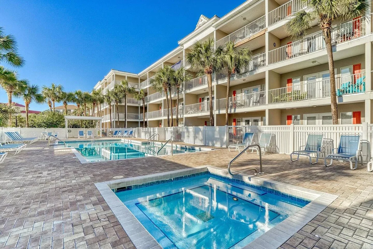 Walk to Deeded Beach! Beach Gear! Hot Tub! Pools! #81