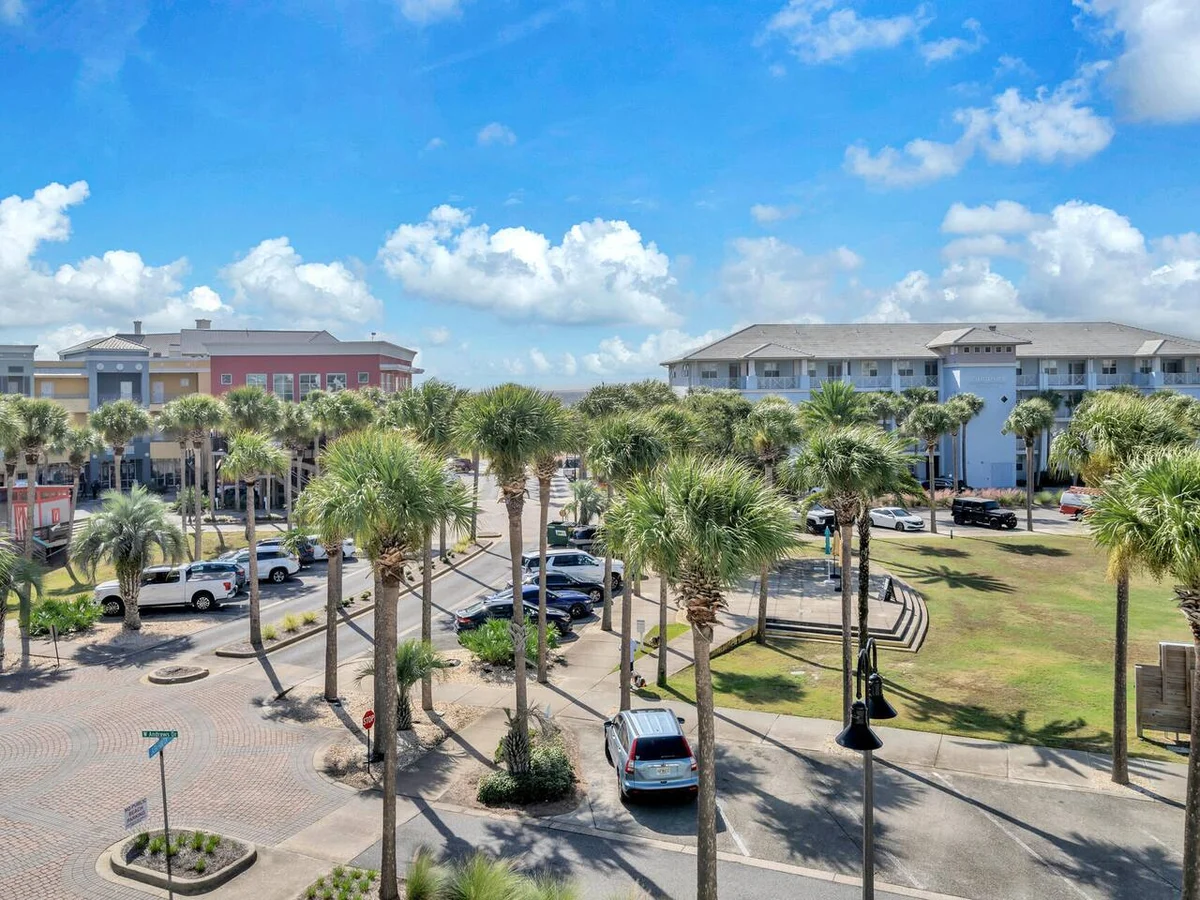 Walk to Deeded Beach! Beach Gear! Hot Tub! Pools! #68