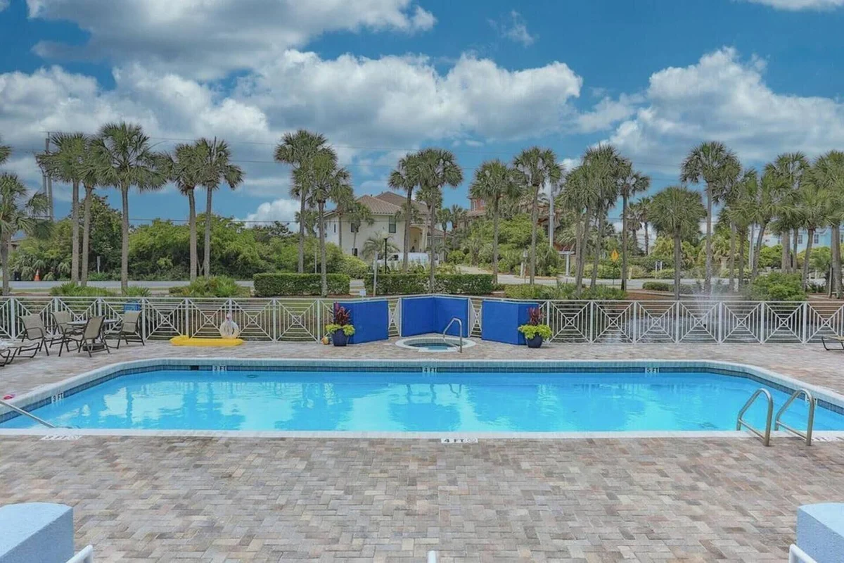 Walk to Deeded Beach! Beach Gear! Hot Tub! Pools! #46