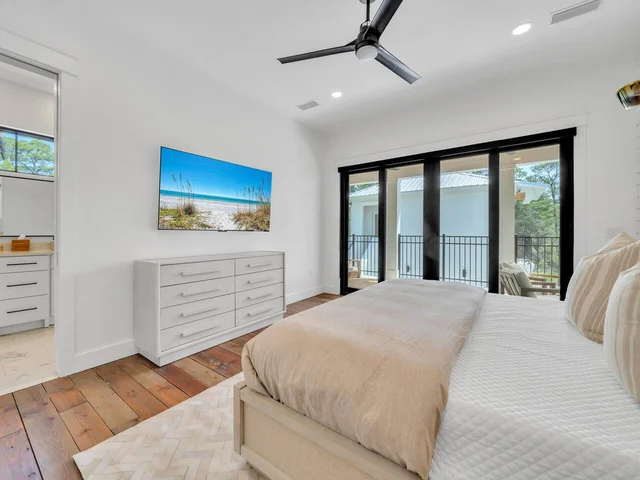BEDROOM image 1