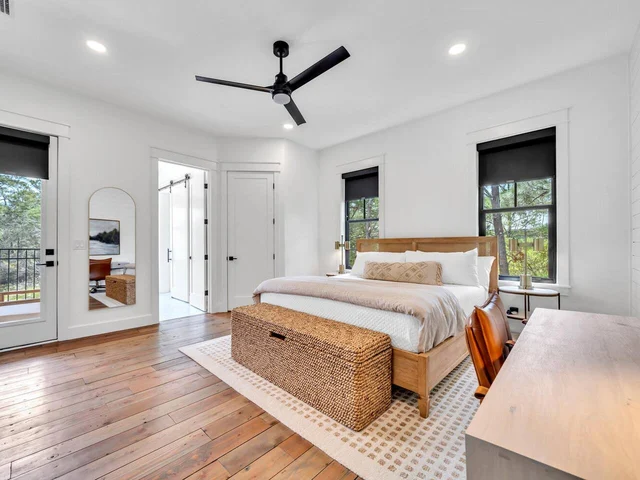 BEDROOM image 1