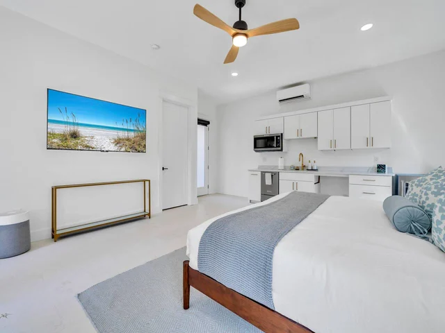 BEDROOM image 1