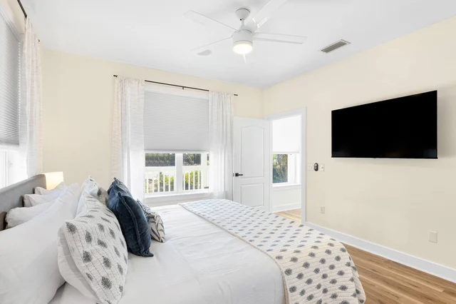 BEDROOM image 1