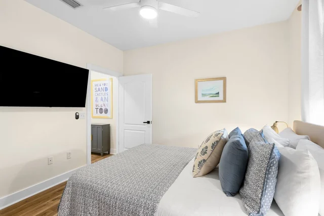 BEDROOM image 1