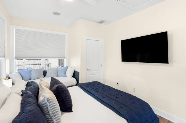 BEDROOM image 1