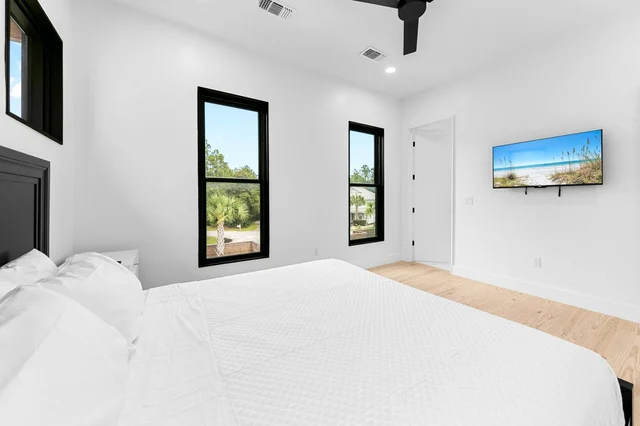 BEDROOM image 1