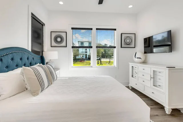 BEDROOM image 1