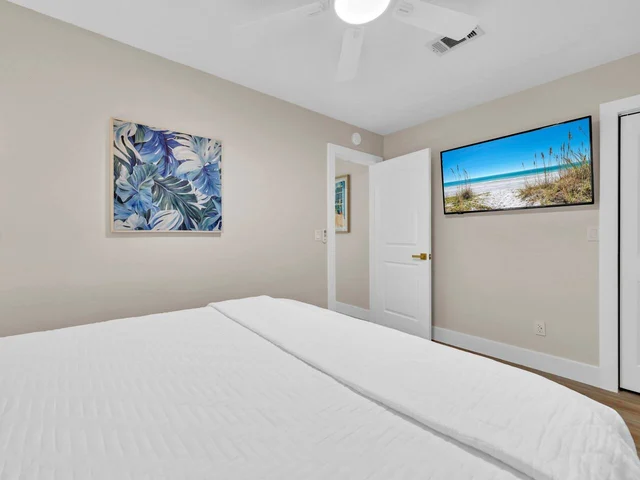 BEDROOM image 1